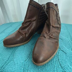 BareTraps Women's Almond Toe Zip Bethany Ankle Bootie Brush Brown Size 6 NWOT